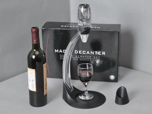 aerator-vina_Magic-Decanter_bogofi